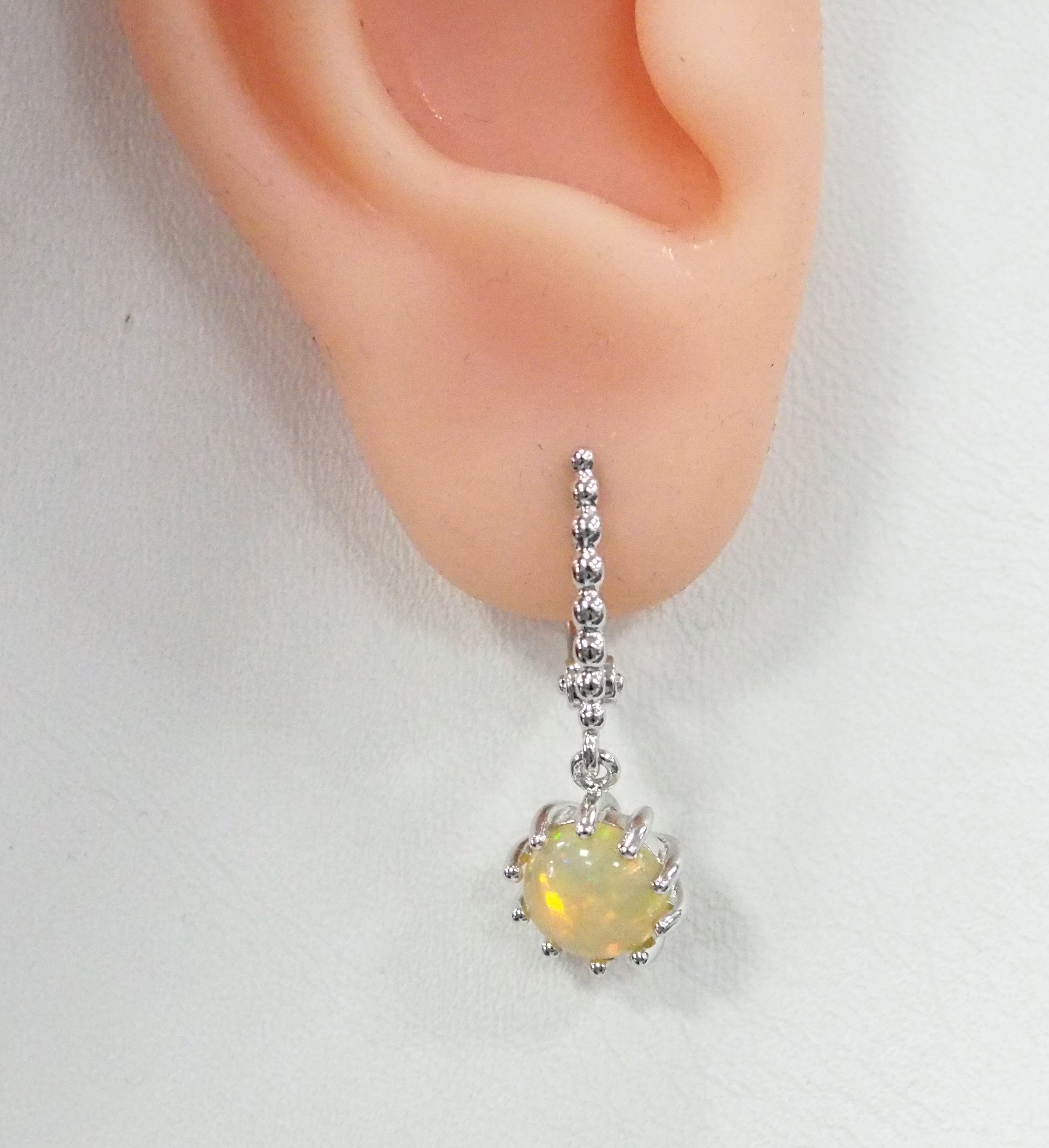Серебряные серьги 925 пробы; вставки 2 Опал белый 0,90ct;